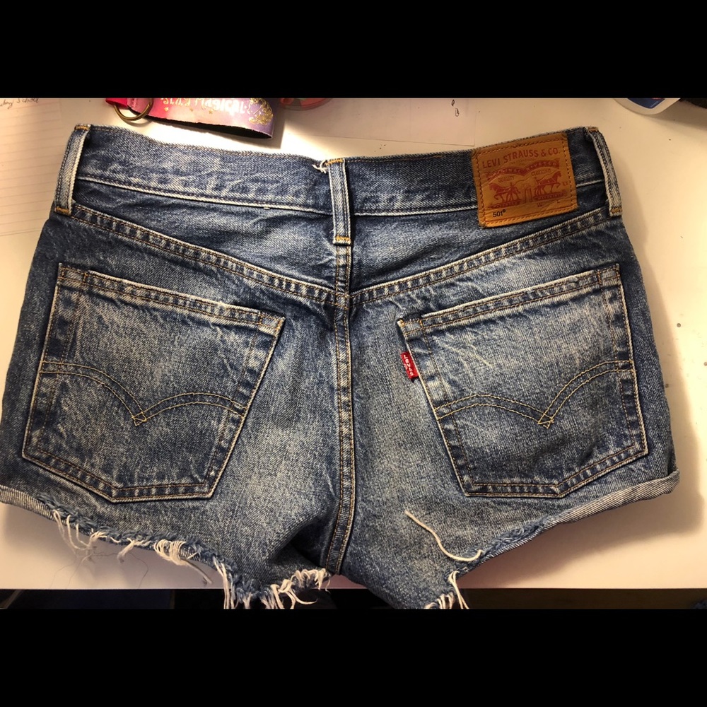 Levis 501 shorts (High waisted)